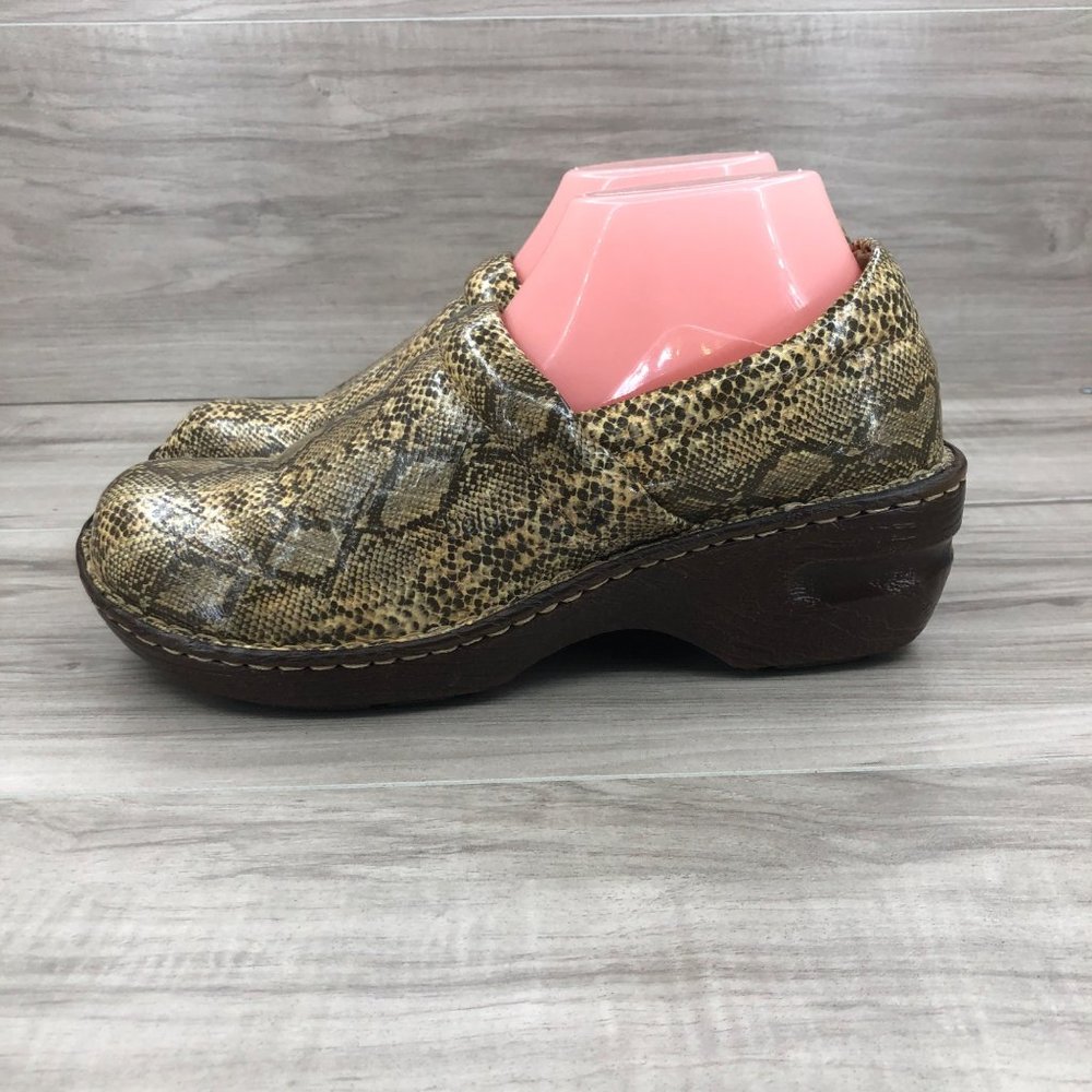 Bolo by Born Clogs Women's 10 Snake Skin Print Slip On Shoes - Picture 2 of 10